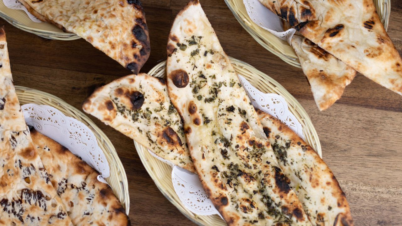 Cheese & Garlic Naan