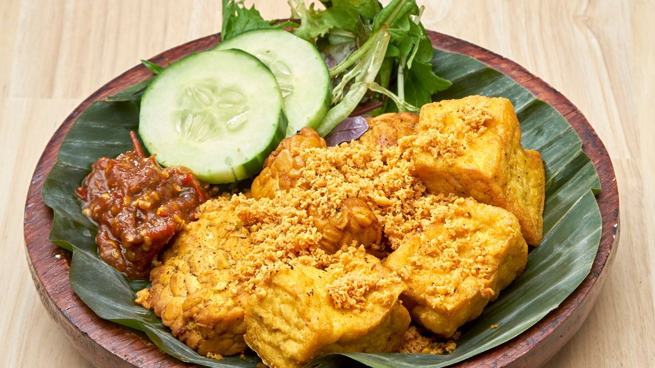 Tahu Tempe (Smashed Tofu and Tempeh)