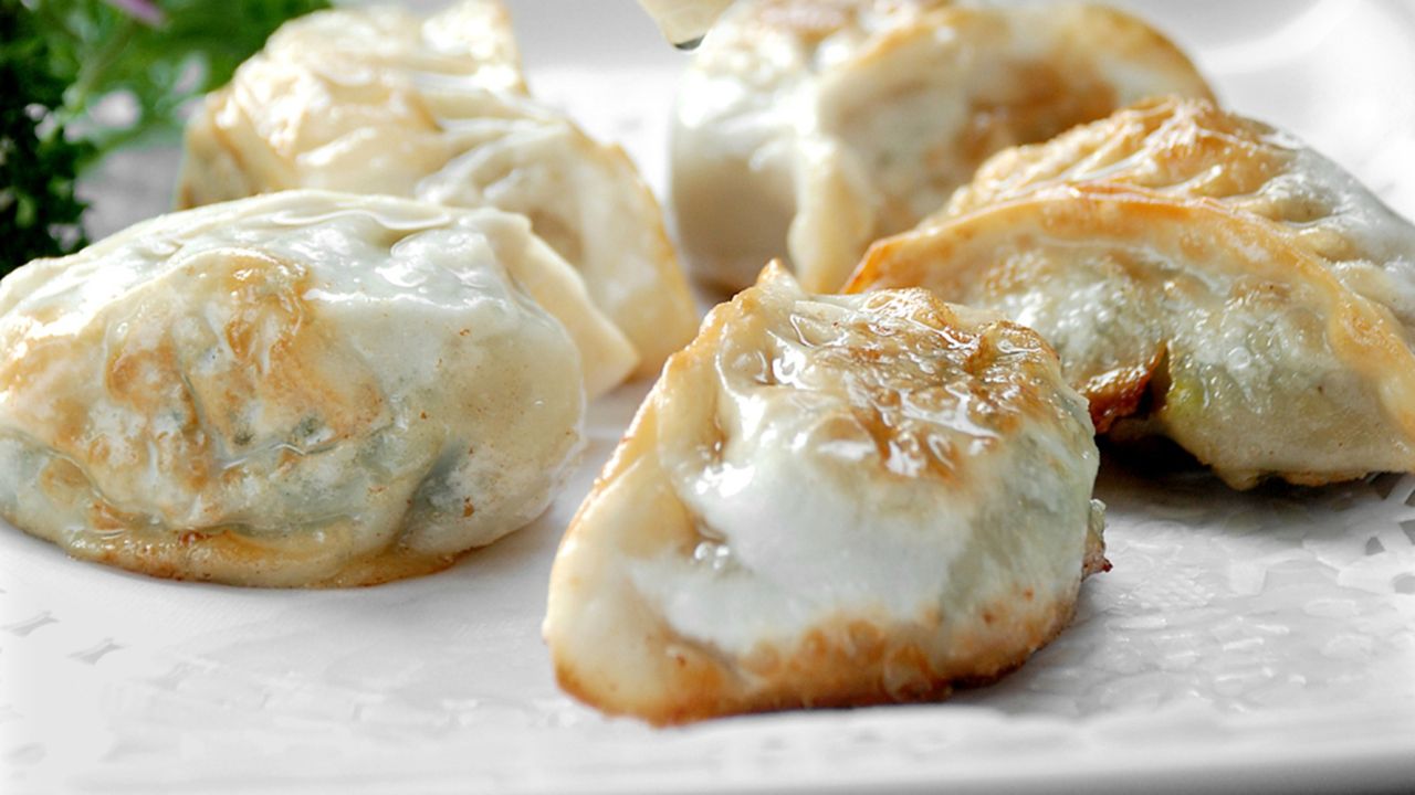 073. Pan-Fried King Prawn Dumplings with Chinese Chives & Egg (6)