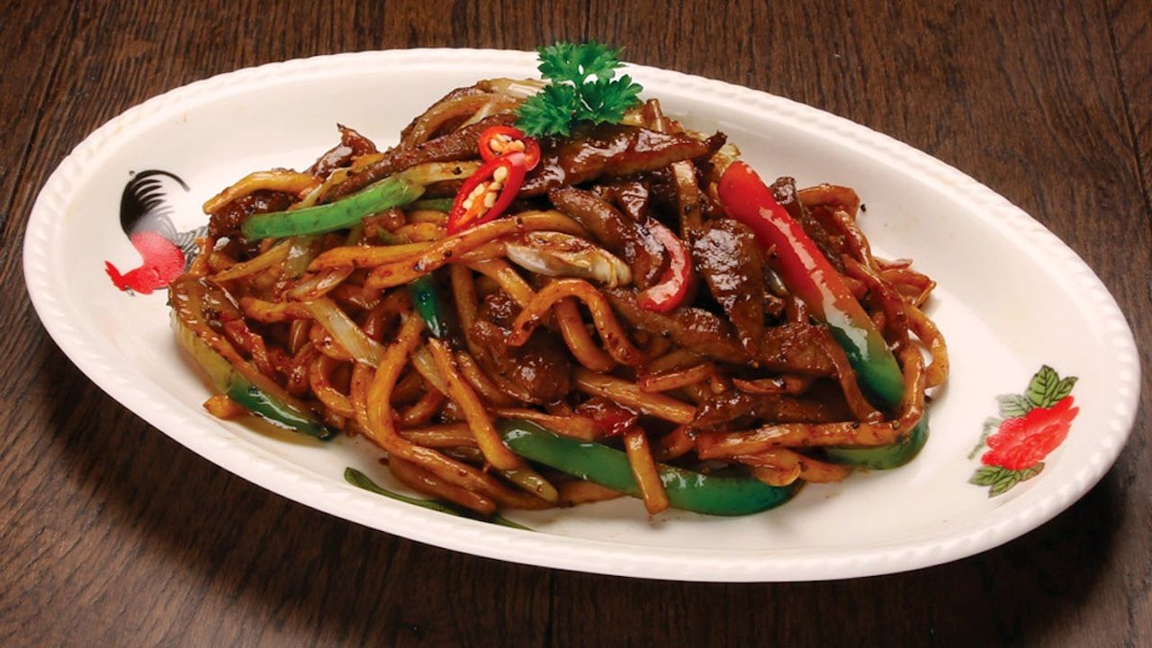 N20 Fried Black Pepper Beef Udon