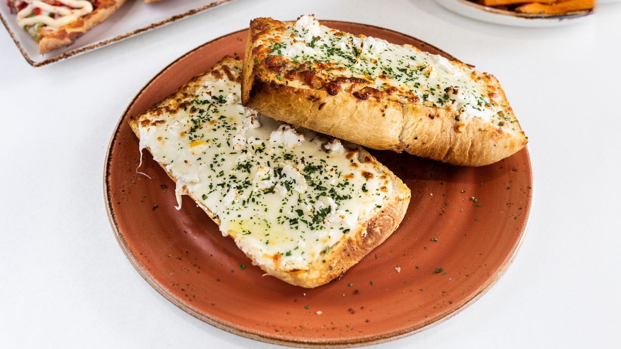 14" 3 Cheese Garlic Bread