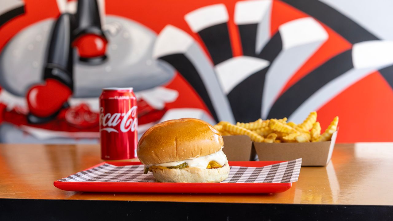 Stumpys Signature Cheeseburger