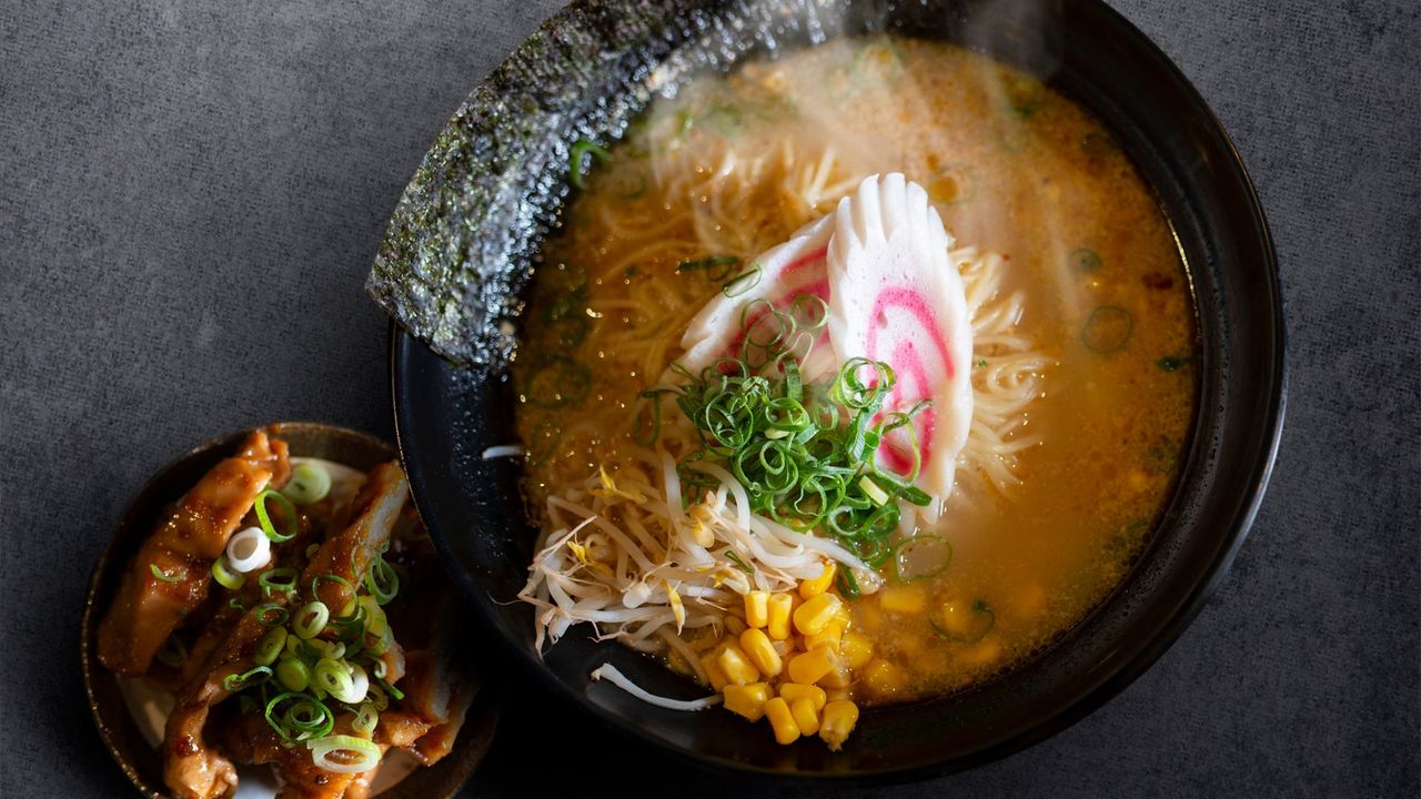 M10 Teppanyaki Tori Ramen and Udon 铁板鸡拉面