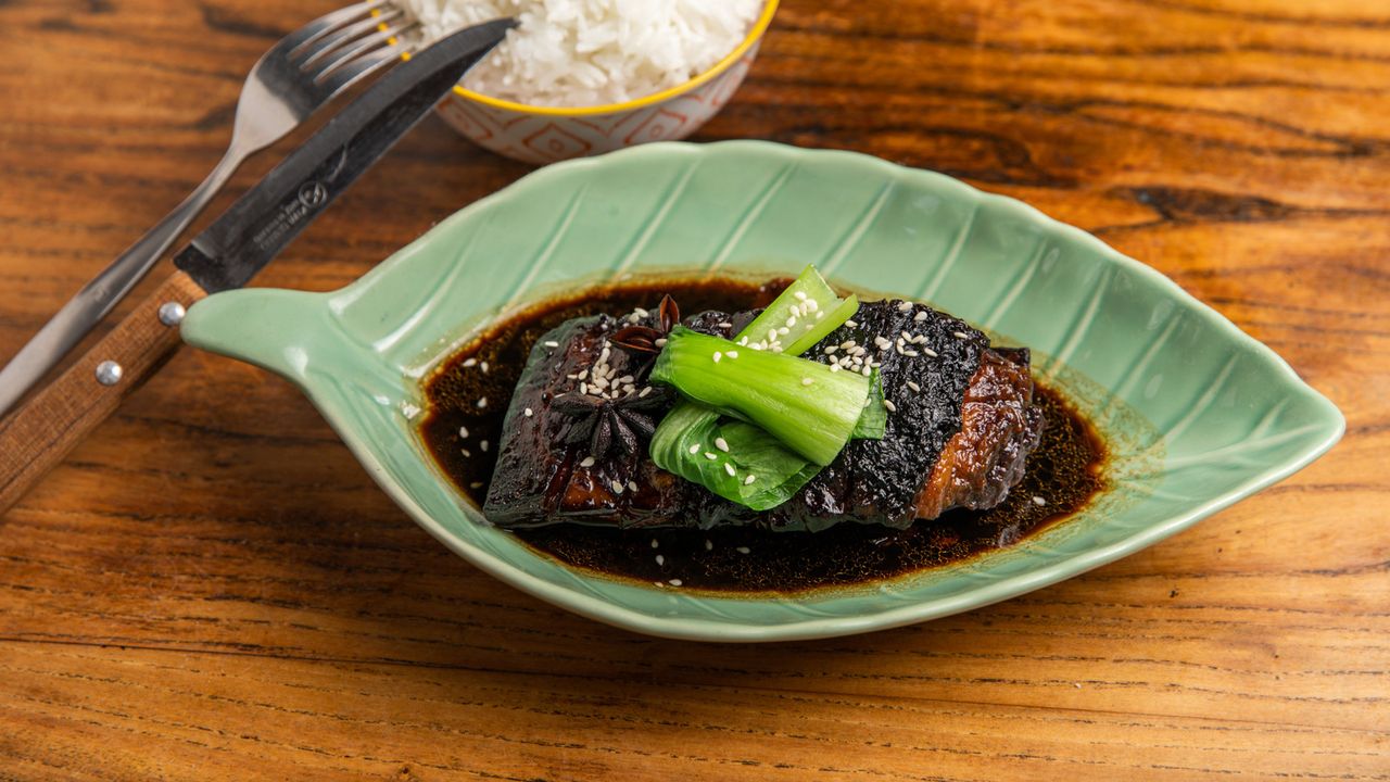 Chairman Mao Hong Shao Rou