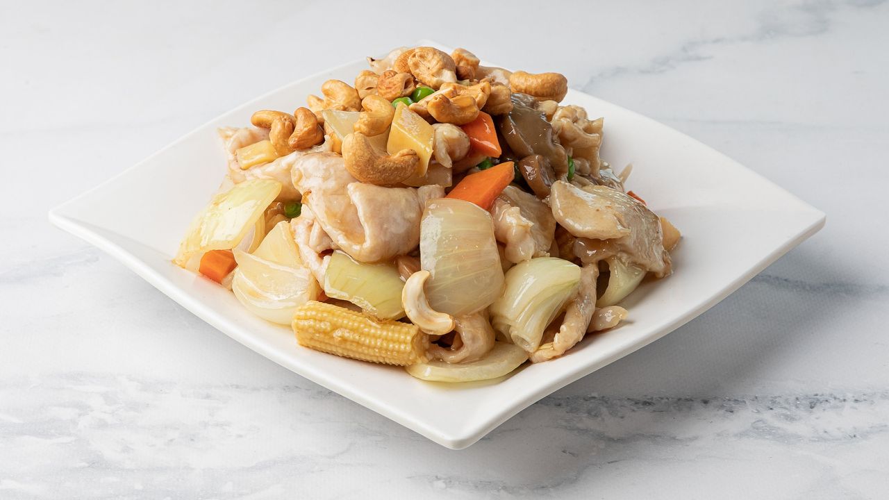 Chicken with Cashew Nuts