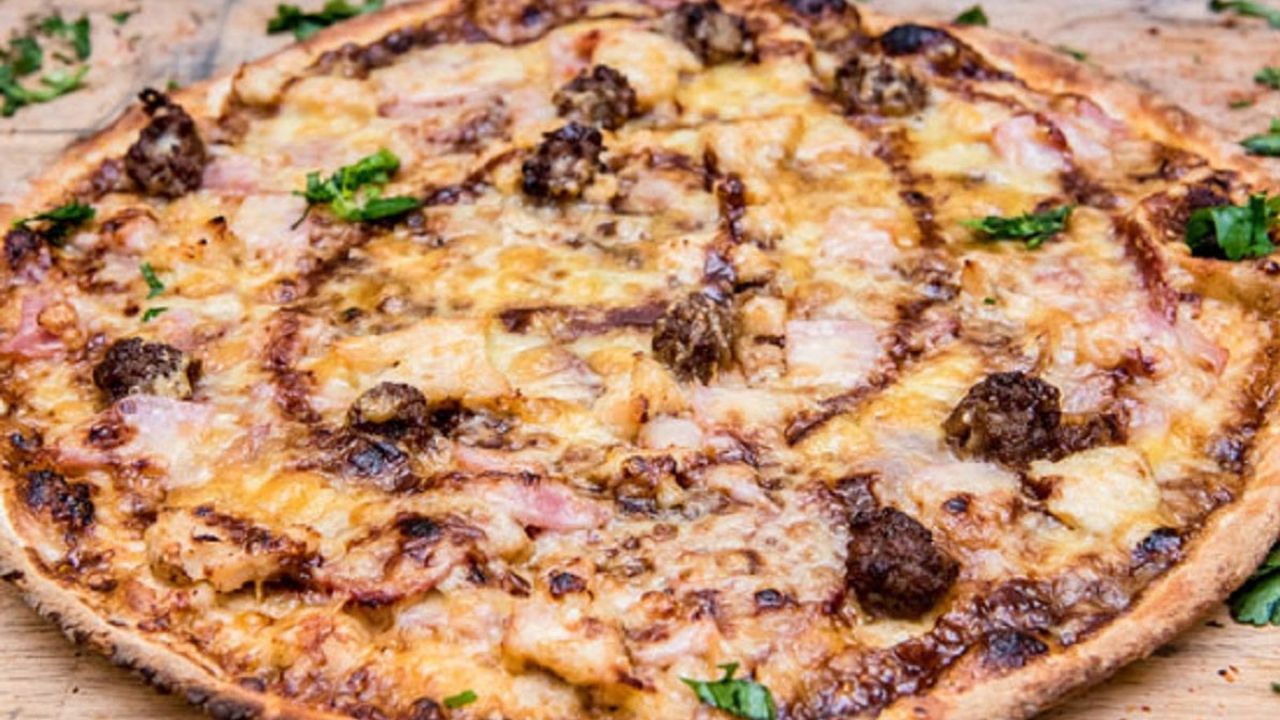 Meat Lovers Deluxe Pizza