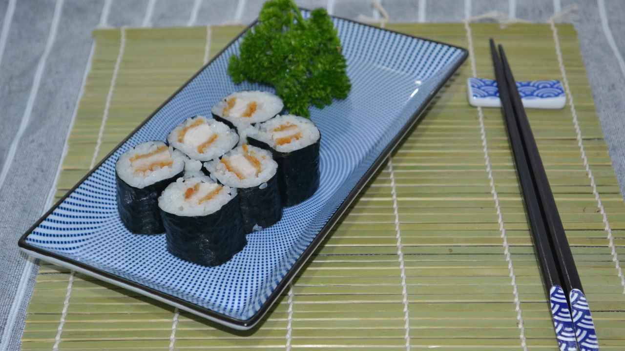 Crumbed Chicken Mini Roll (6pc)
