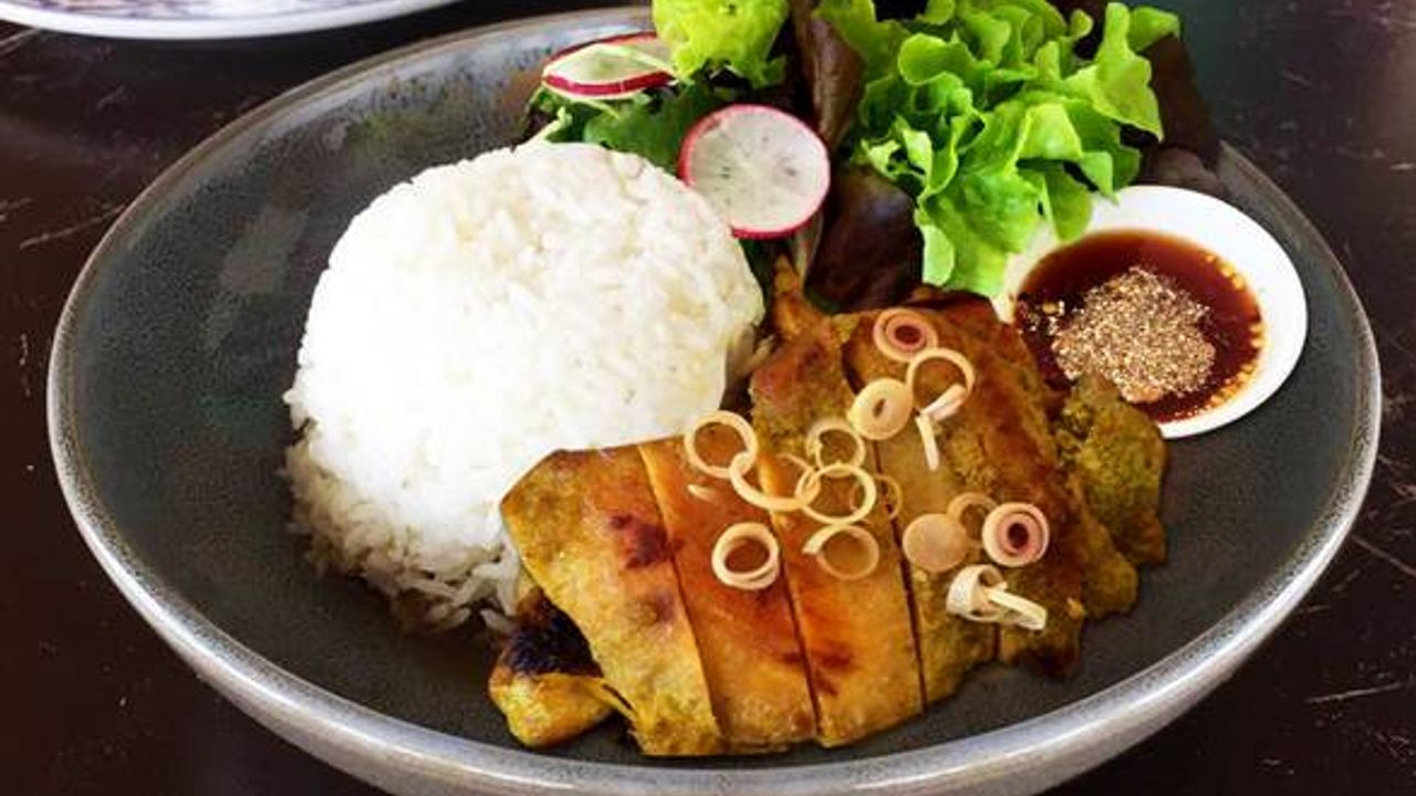 Lemongrass Chicken (served with rice)