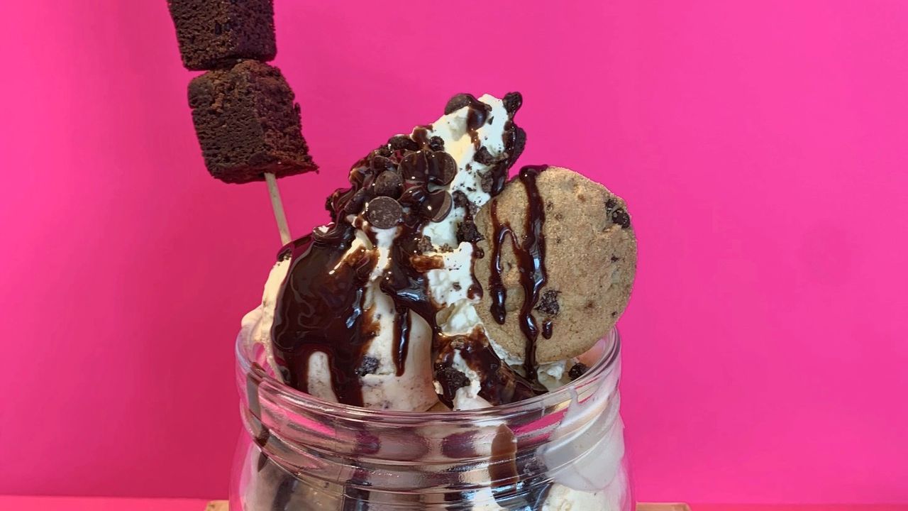 Chocolate Sundae - Large
