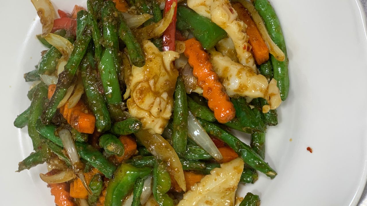 60. Stir-Fried Squid with Lemongrass & Chill