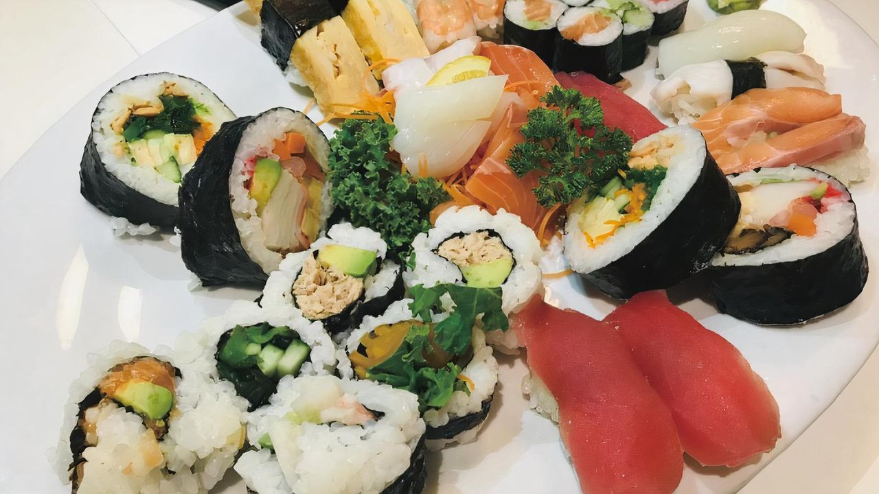 Sashimi & Sushi Platter (20 mins wait)
