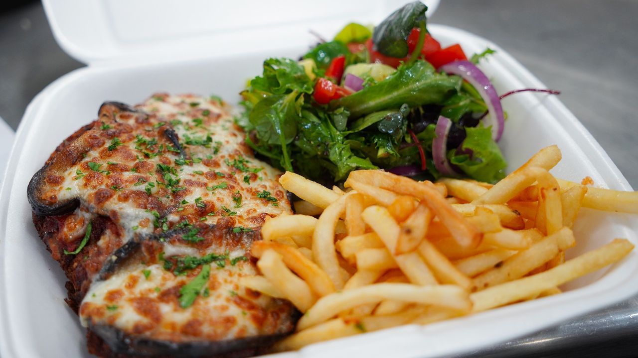 Chicken Parmigiana (Halal)
