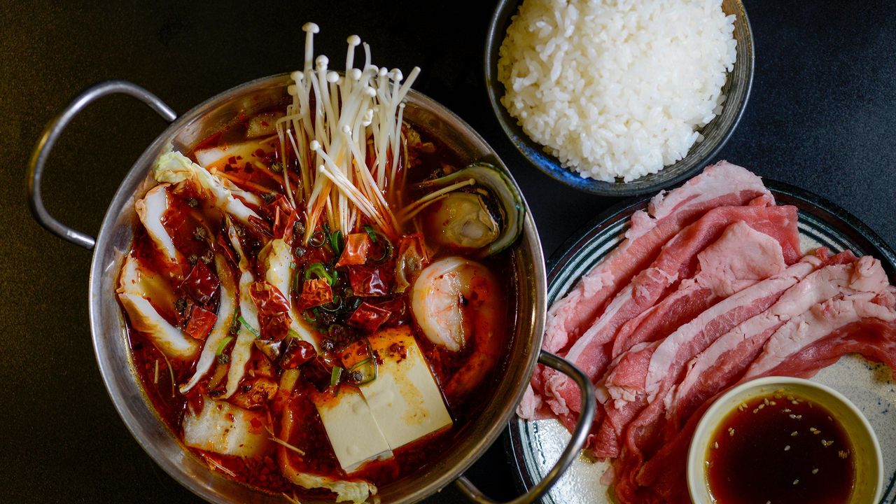 R26 Karaguchi Gyuniku Hinabe 香辣牛肉火锅