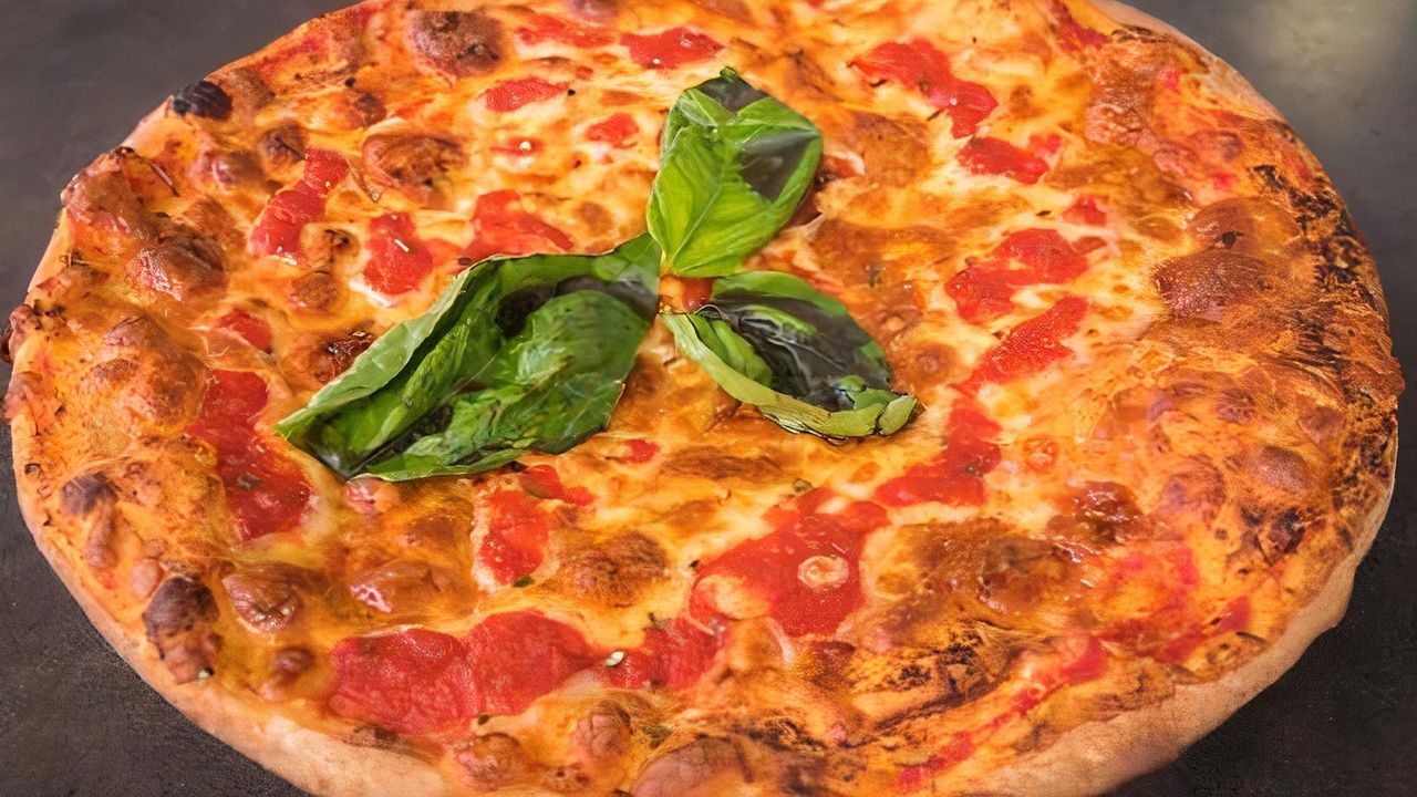 Margherita Pizza (Medium)