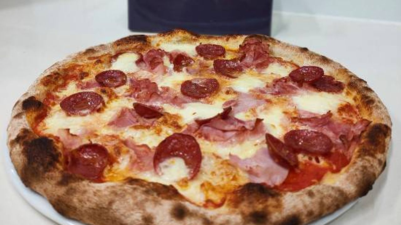 Carnivora Pizza