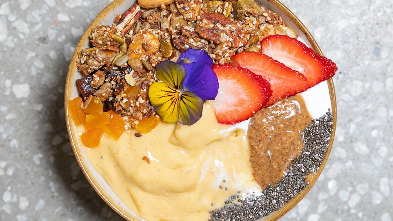 Golden Smoothie Bowl (GF) (DF) (VEGAN)