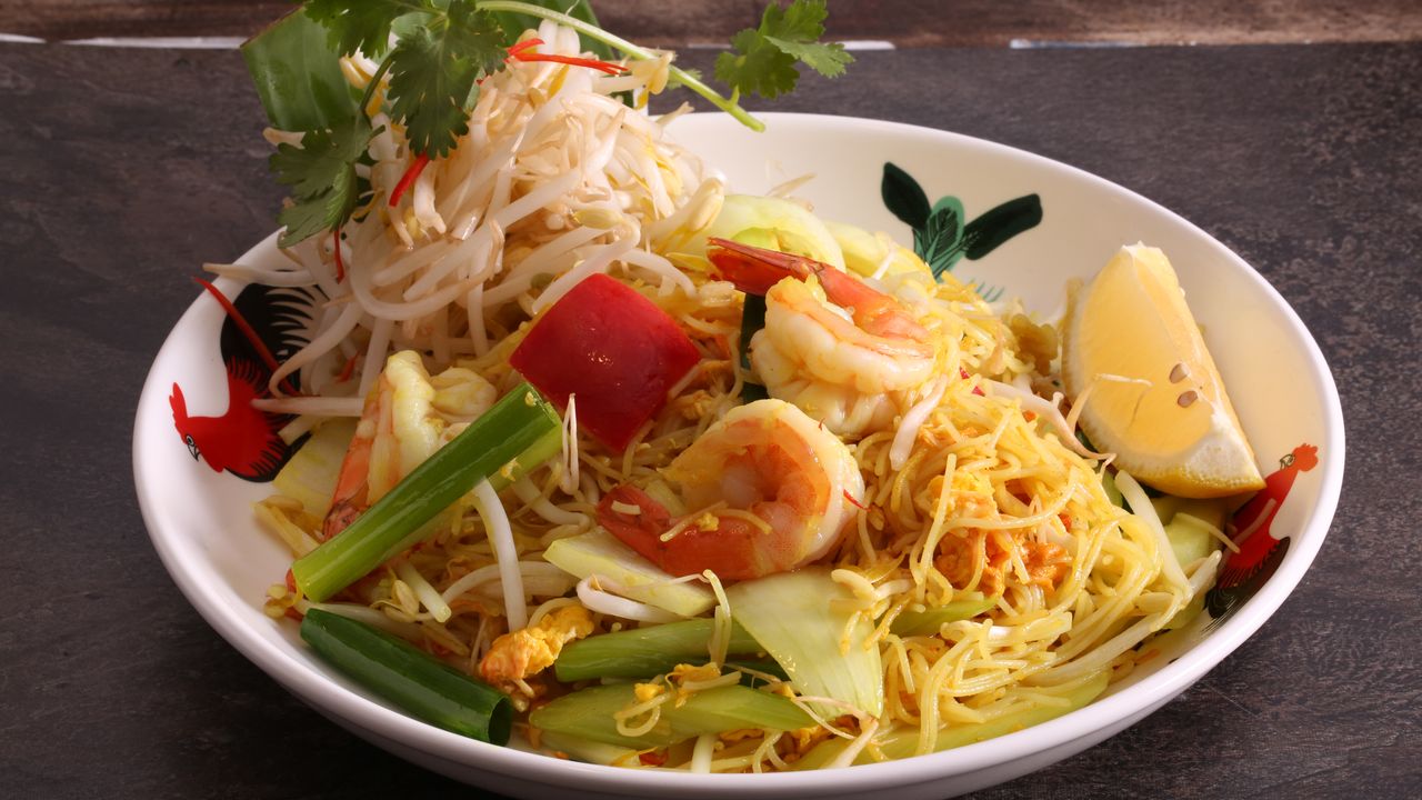 4. Stir Fried Singapore Noodle Prawn
