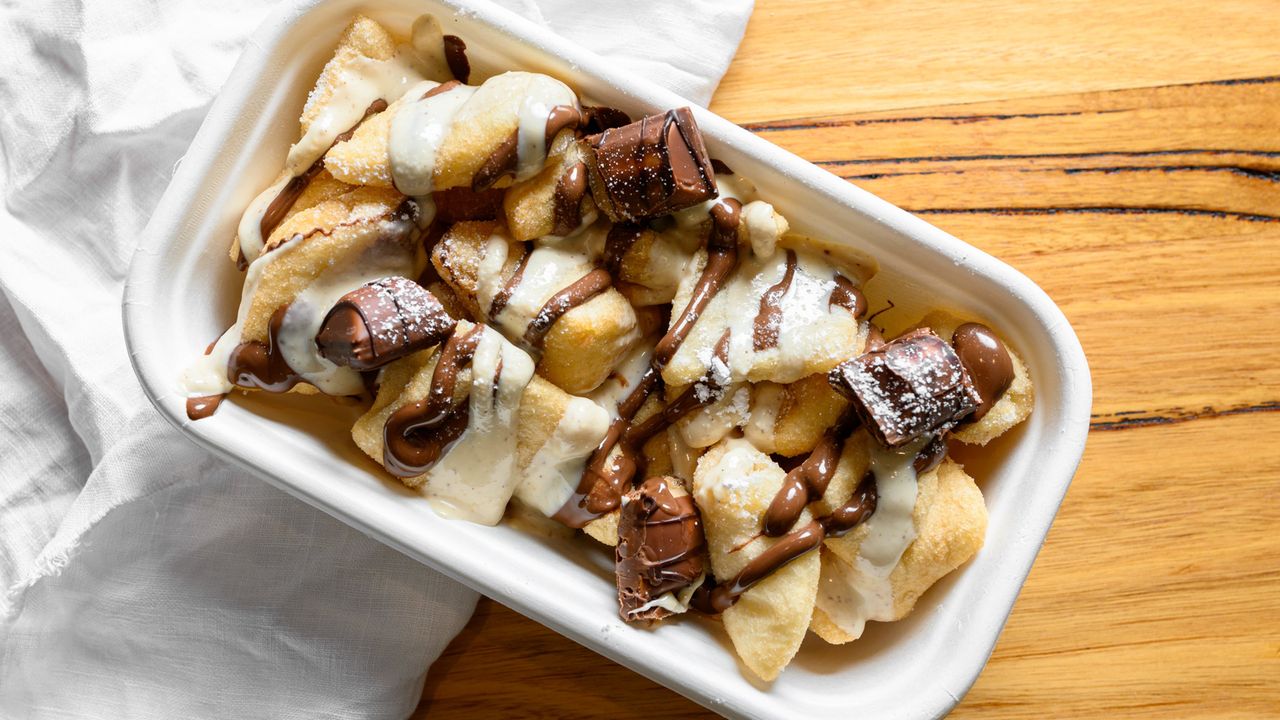 Kinder Bueno Nutella Pizza