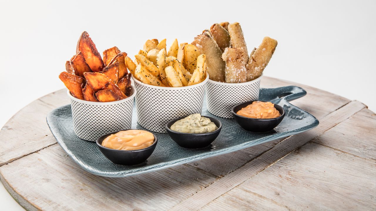 Chips Share Plate w/ Sweet Potato & Zucchini (3960 kJ)