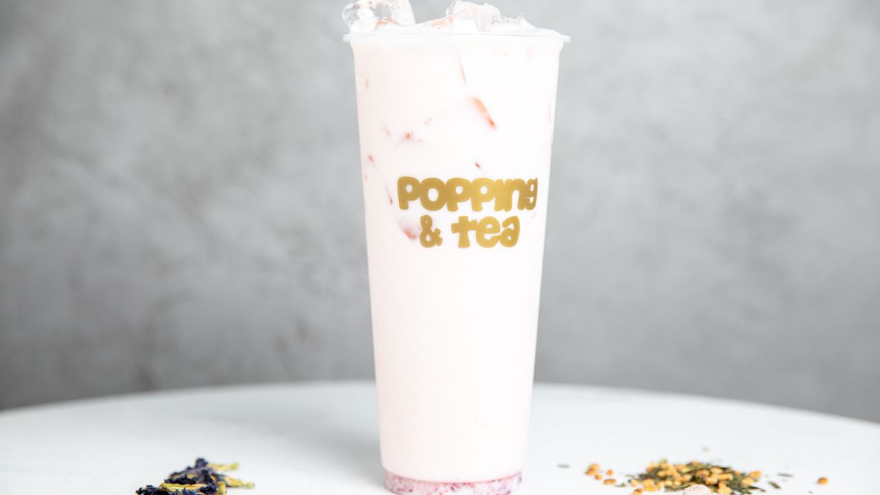 Strawberry Milk Tea (Large)
