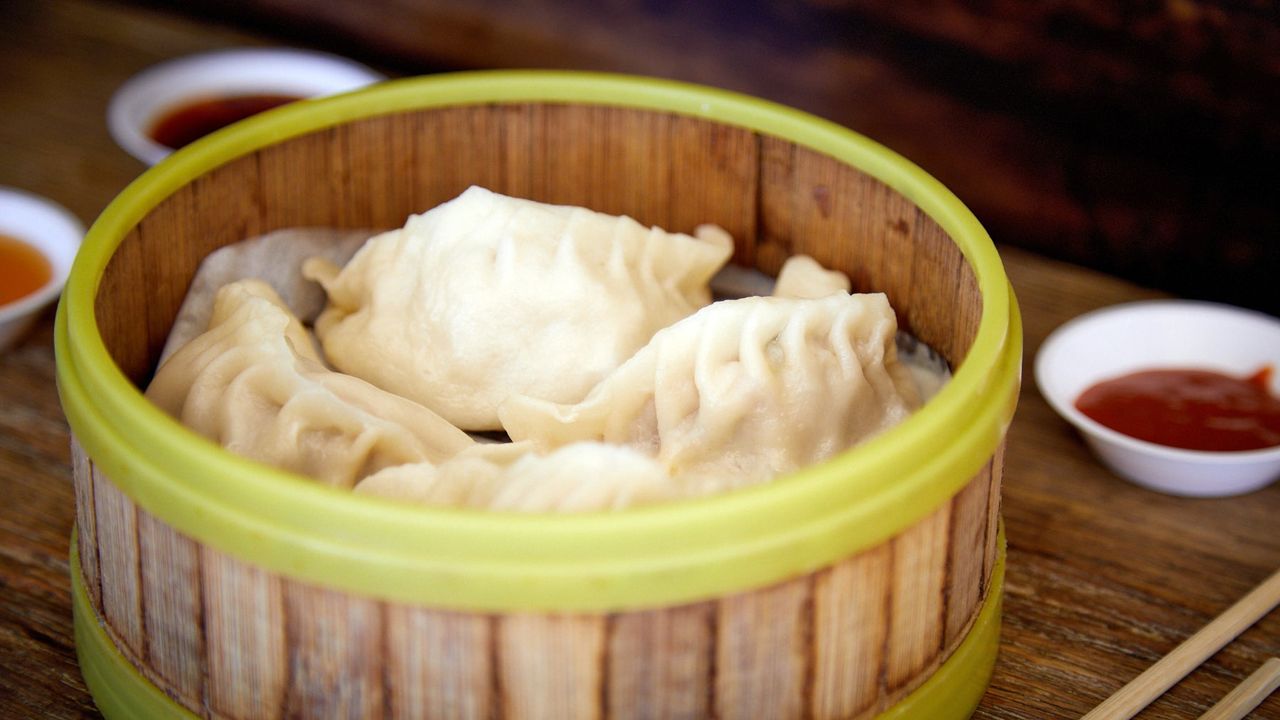 Steamed Pork Dumplings (4 Pcs)