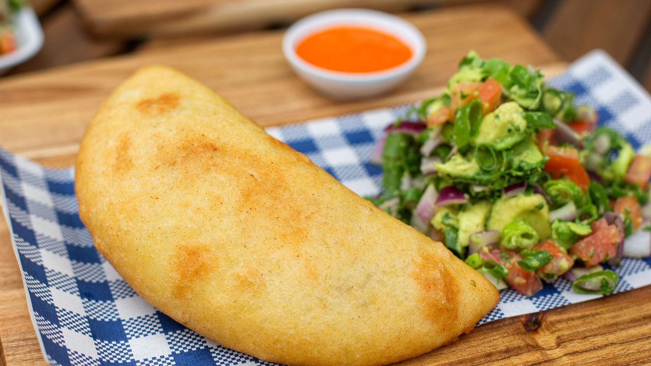 Empanada Meal (VO)