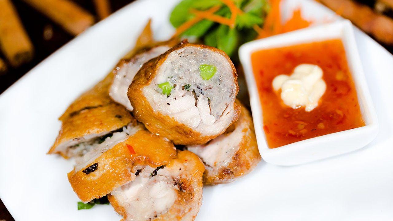 Canh Ga Nhoi Thit – Stuff Chicken Wings (2 Pieces)