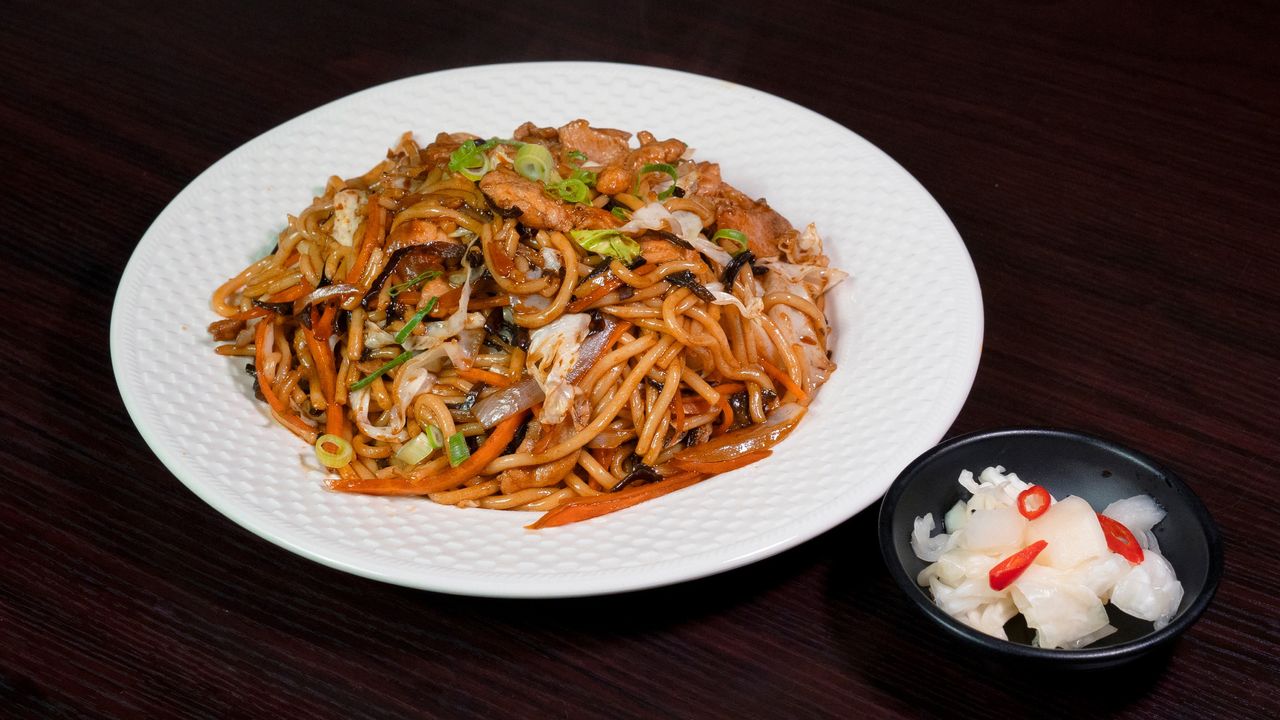 37. Shredded Chicken Fried Noodle / 雞絲炒米粉