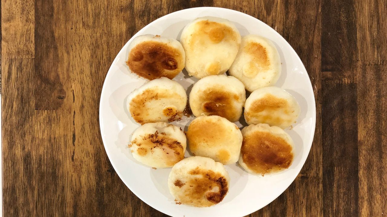 H64. Pan-fried Pork Buns Half Serve (5 Pc)