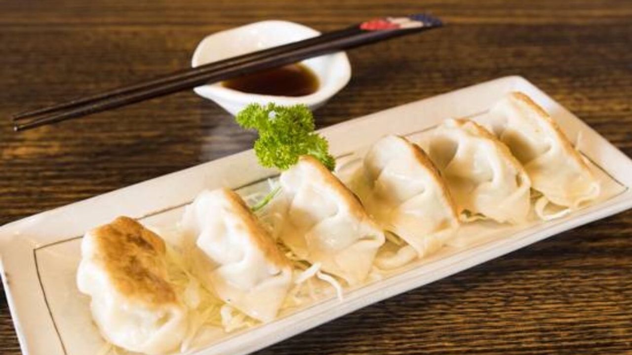 1. Pan Fried Gyoza (Dumpling) (6 Pc)