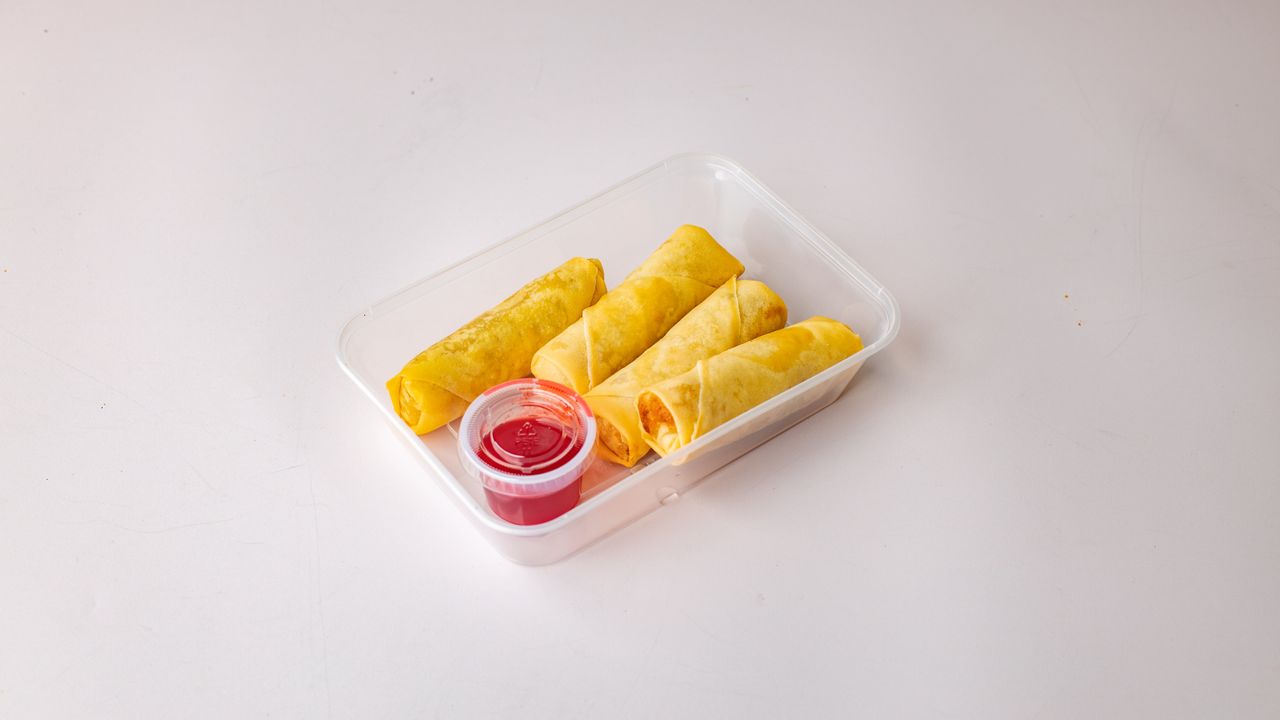 Chicken and Prawn Spring Rolls (4 Pieces)