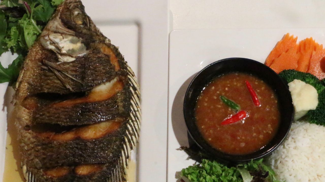 47. Fried Tilapia with Sambal n Rice