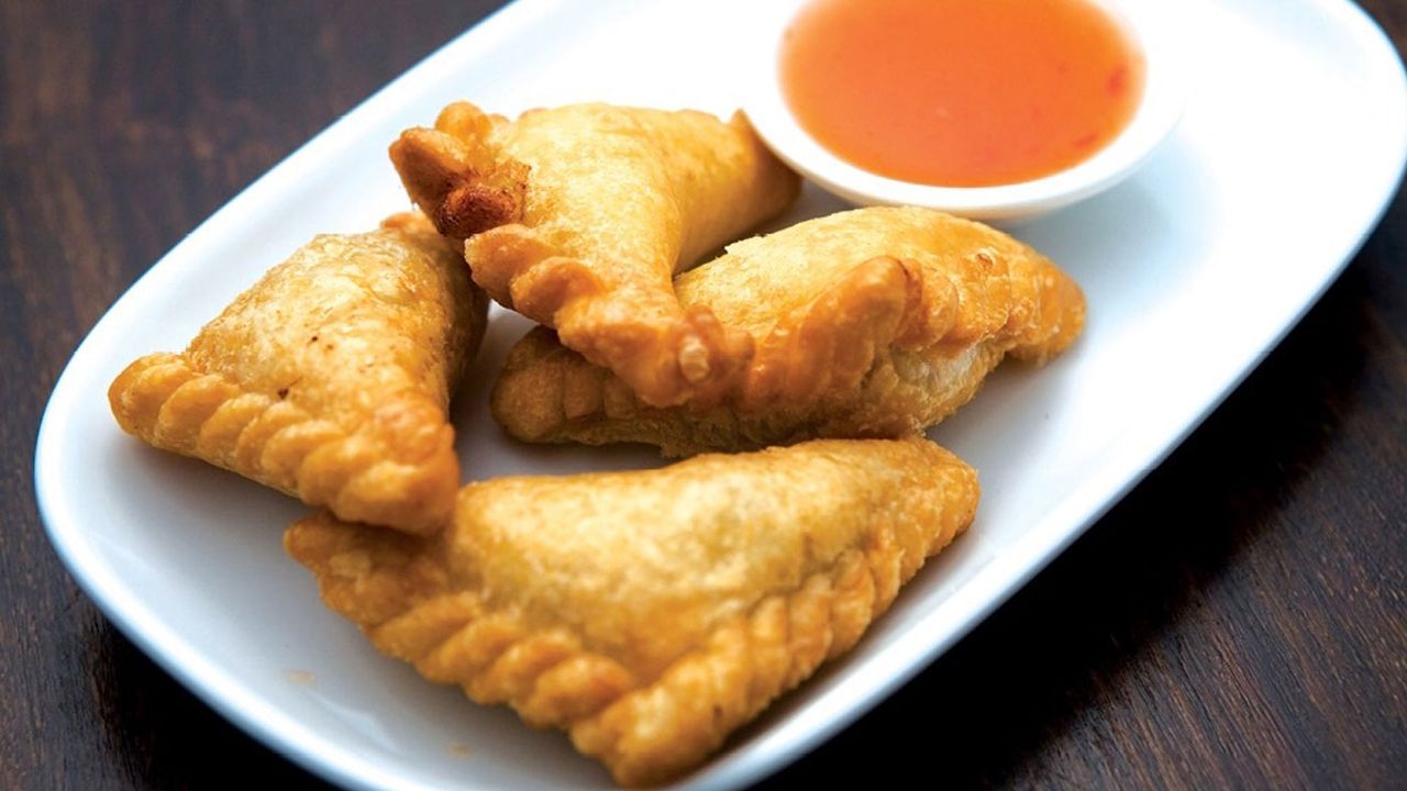 9. Curry Puff (4)
