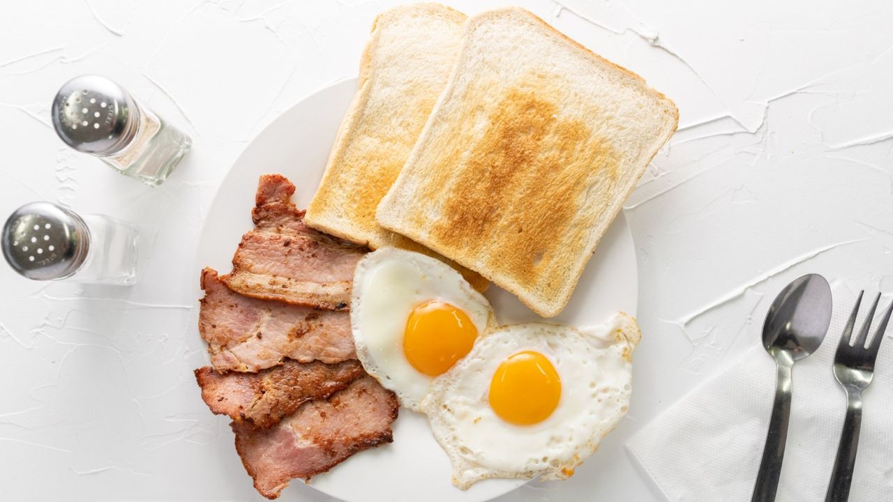 Scrambled Eggs, Bacon & Toast