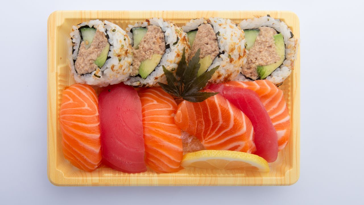 Deluxe Box - Salmon & Tuna
