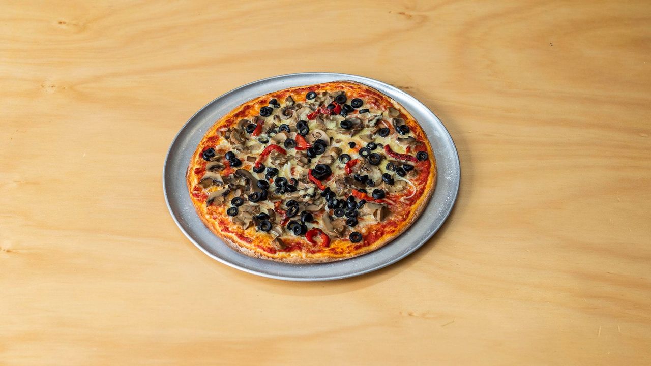13" Large Vegetarian Pizza (V)