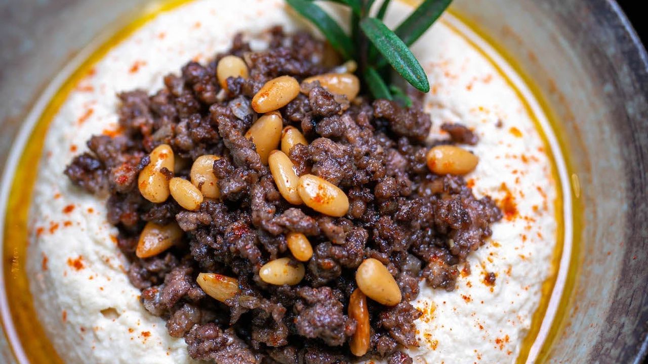 Hommos with Meat