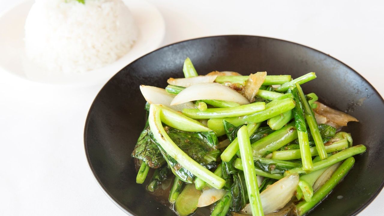 Chinese Broccoli with Garlic - Cai Ro Xao Toi