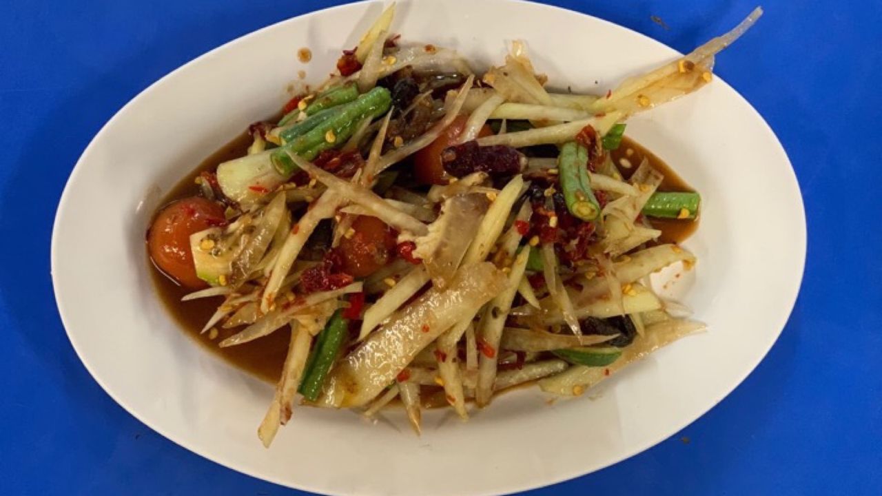 Fermented fish papaya salad ส้มตำปูปลาร้า