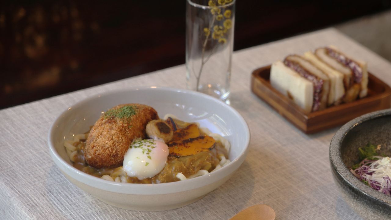 Cheese Hamburger Curry Udon