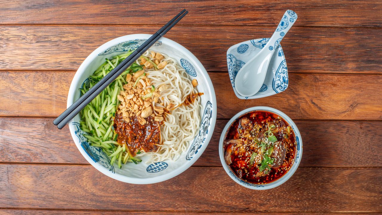 Spicy Boneless Chicken Dry Noodle Meal