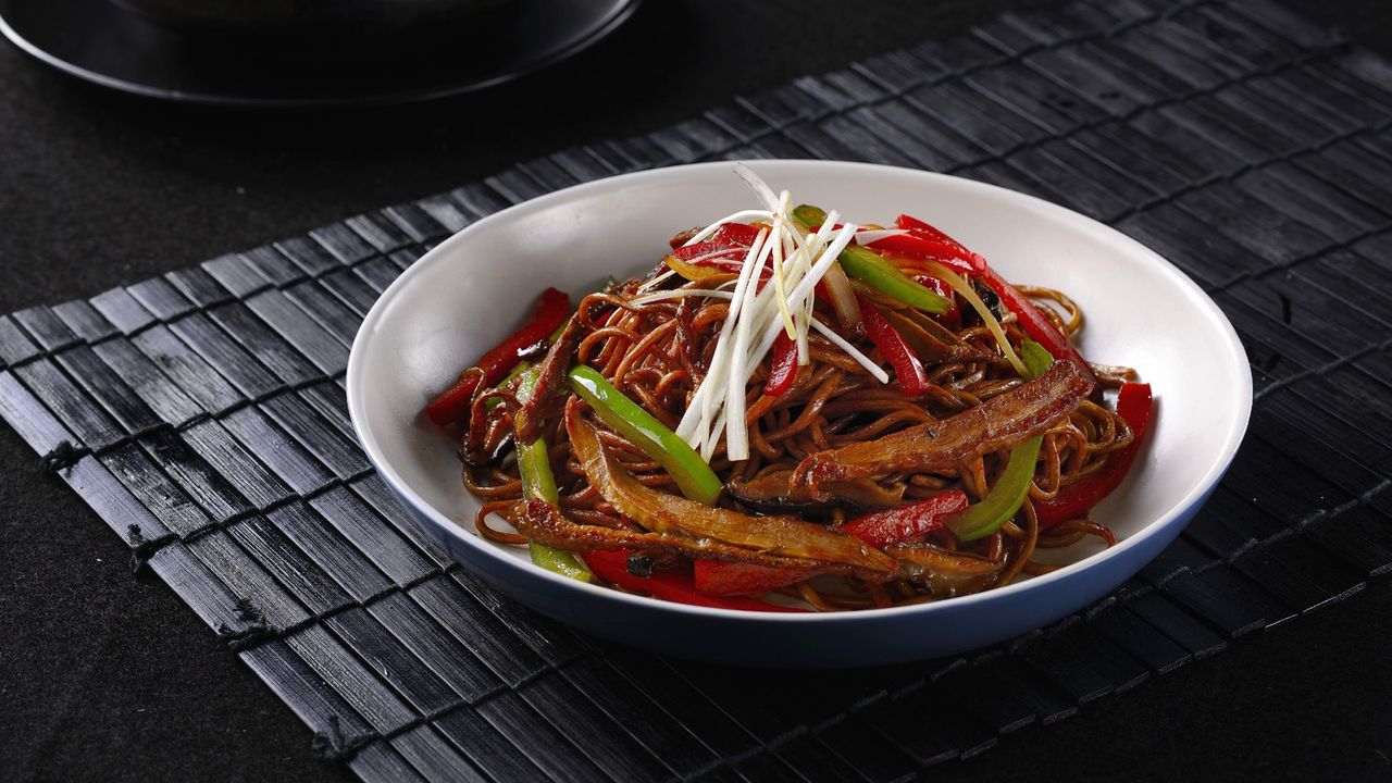 Wok Fried Noodles with Shredded Roast Duck