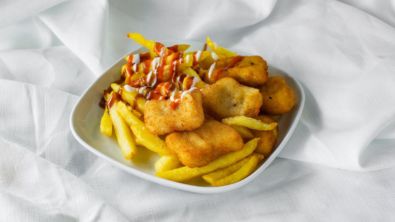 Chicken Nuggets with Chips