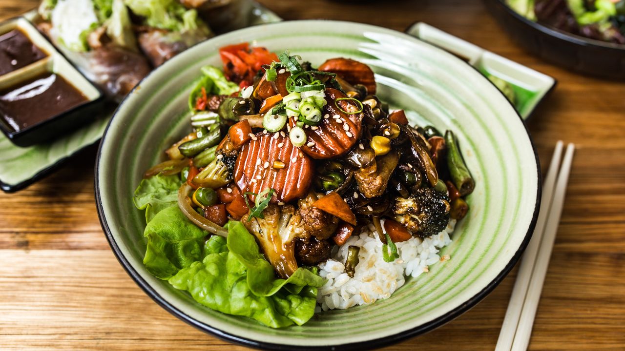Smoke Salmon Soba Salad