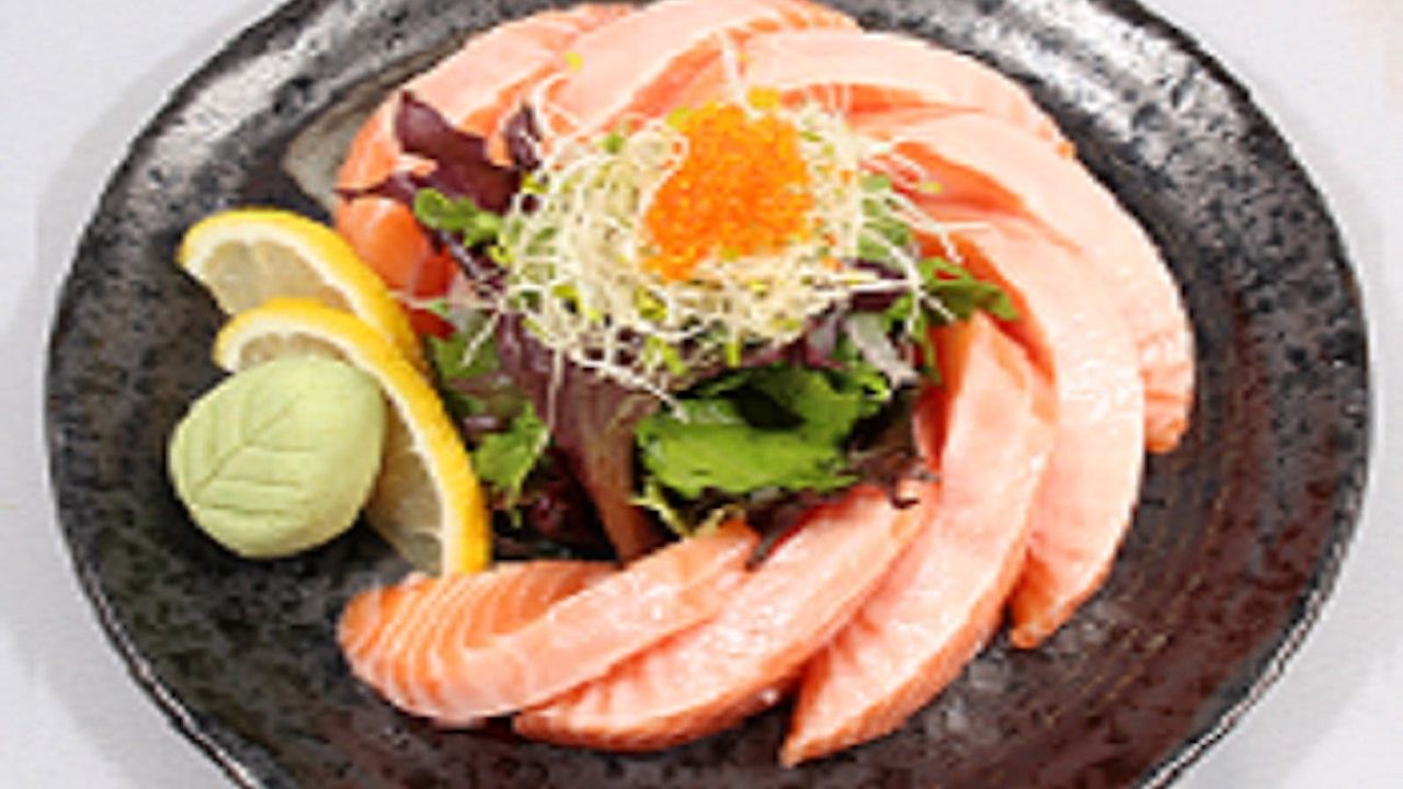 Big Salmon Sashimi (8 Pcs)