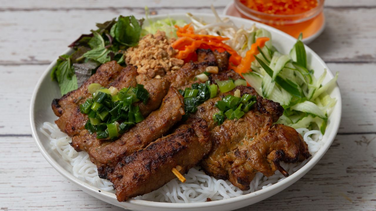 Rice Vermicelli Salad with Grilled Beef Fillets on Skewers