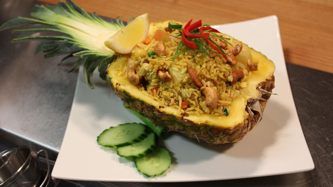 Pineapple Fried Rice (Khao Pad Sup Pa Rod)