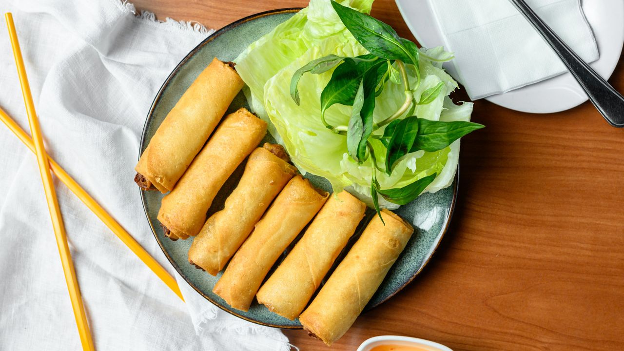 E1. Saigon Style Fried Spring Roll (6)