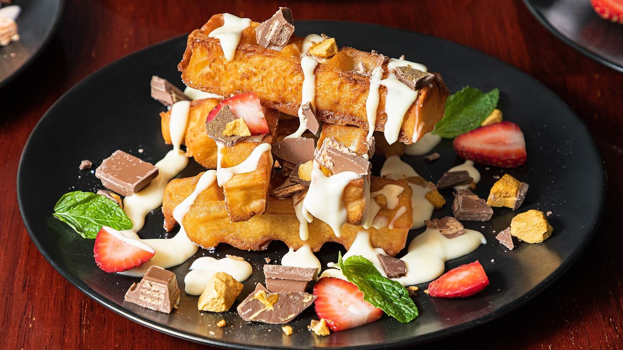 Waffle with warm Nutella