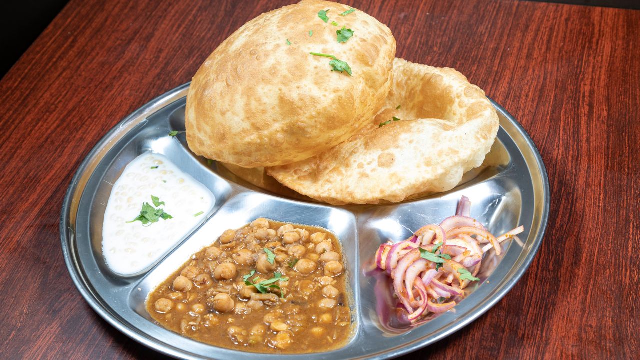 Chola Bhatura